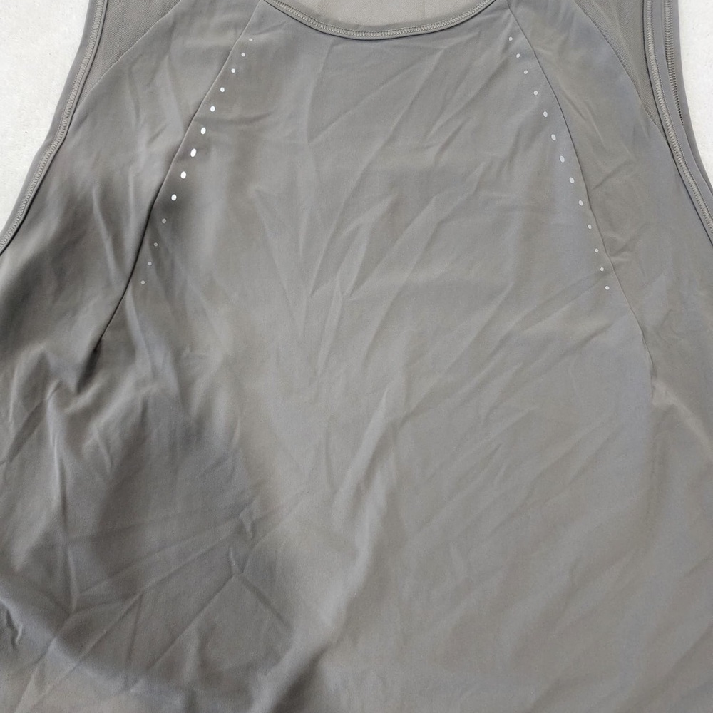 Lululemon Women's Gray Sleeveless Top - Picture 3 of 7